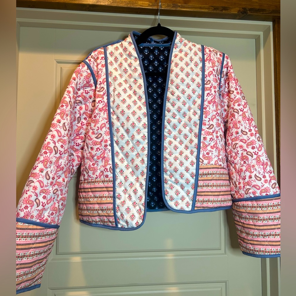 Reversible Printed Floral & Paisley Quilted Puffer Jacket - Medium